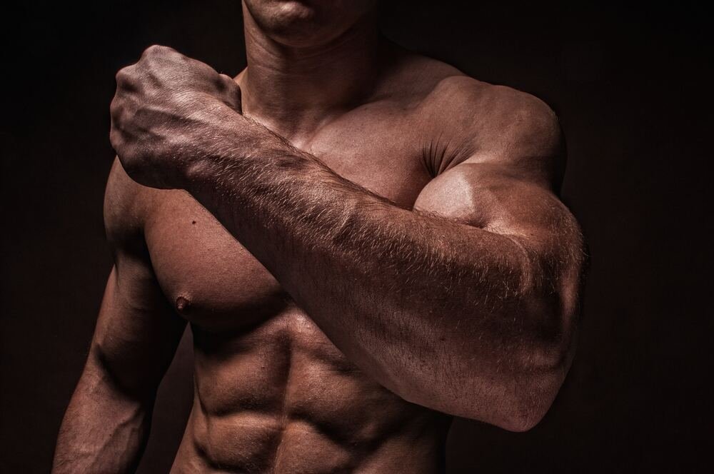 5 tipov pre väčšie bicepsy. Aké cviky vám zaručene pomôžu?