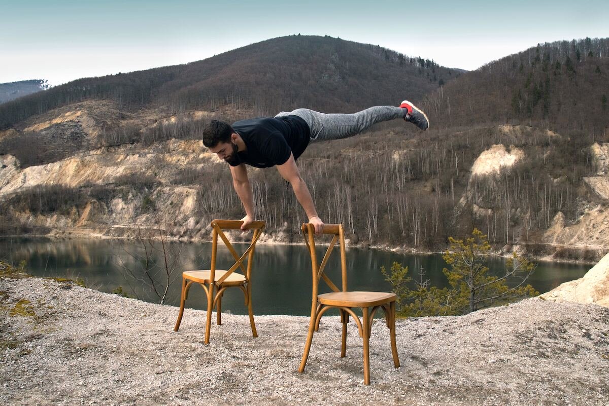 Kalistenika, Street Workout, Spartan, Parkour s Crossback. Čo potrebujete vedieť o tréningu s vlastnou váhou…