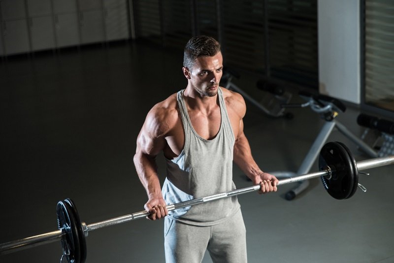 Tajomstvo veľkých bicepsov: Najlepšie cviky a tipy ako si vybudovať veľké bicepsy
